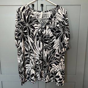 {mts}Sz 1X Cream/Blk Floral Vneck Top
